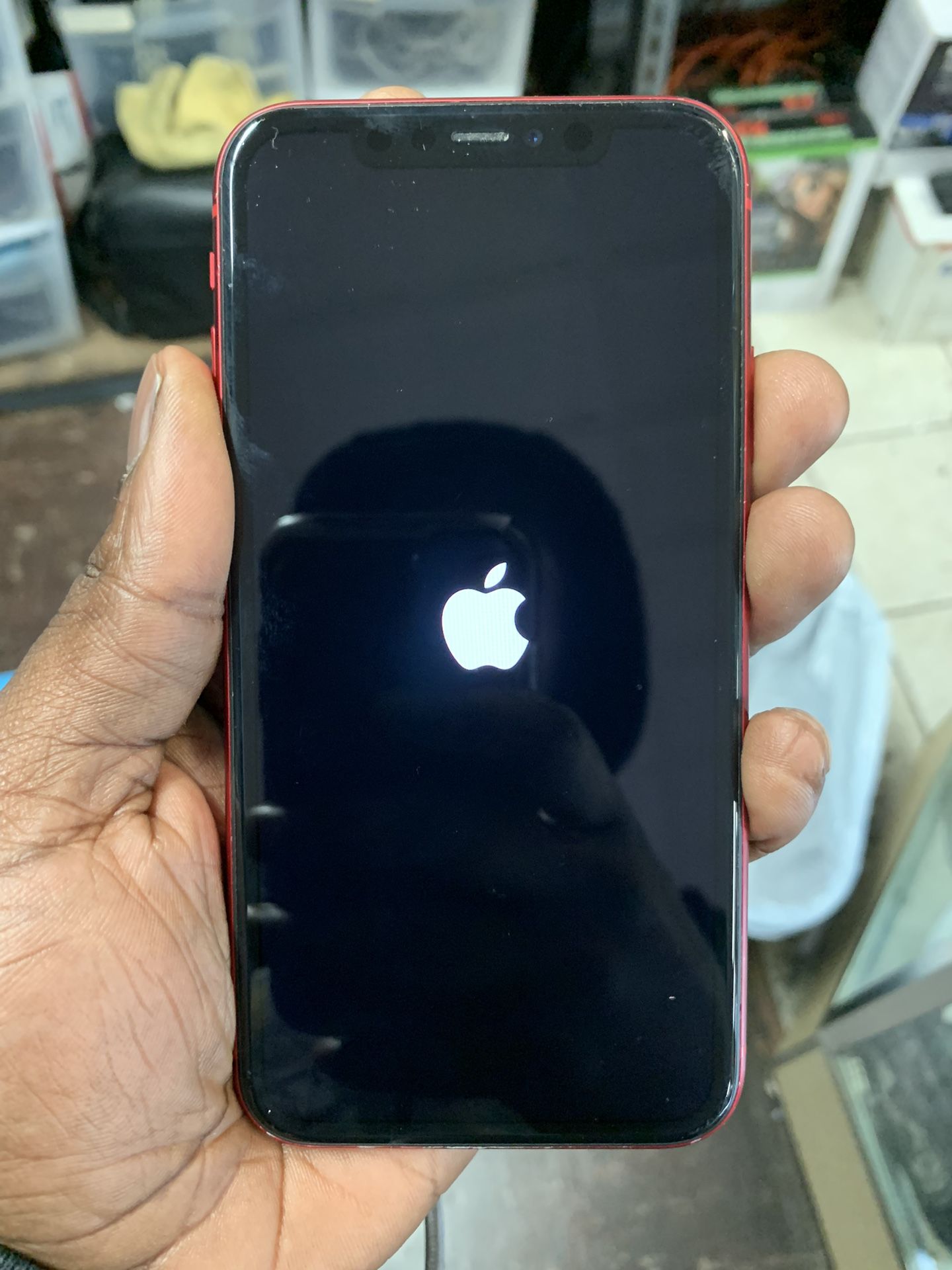 CELLPHONE, ELECTRONICS APPLE IPHONE 11 64GB ( RED ) UNLOCKED GREAT CONDITION