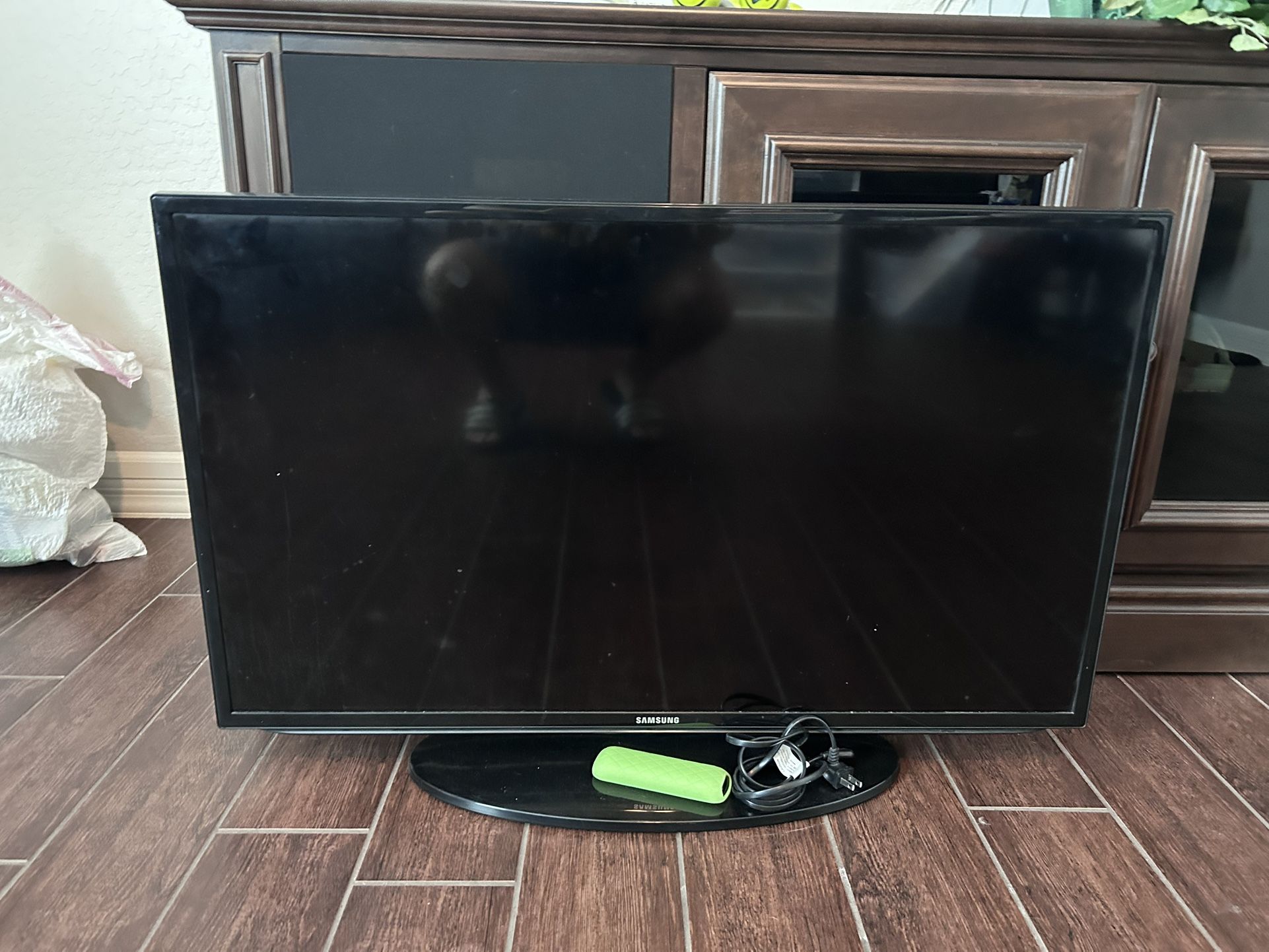 Samsung 40” Smart TV