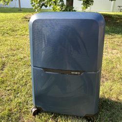 Samsonite Magnum Eco Luggage Large  30”x19”x10” Made in Belgium 