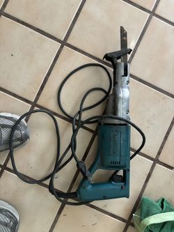 Mikita Reciprocating Saw