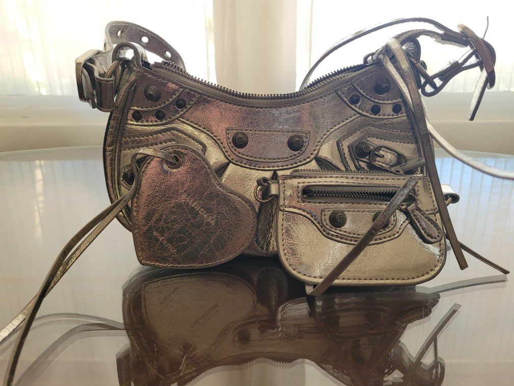 Extra Small Le Cagole Crinkle Metallic Shoulder Bag