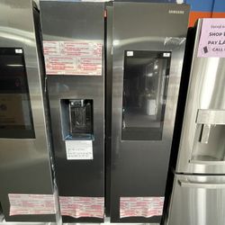 SIDE BY SIDE BLACK STAINLESS STEEL SAMSUNG FAMILY HUB REFRIGERATOR