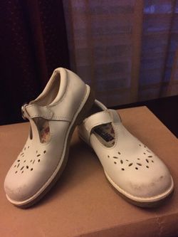 Girl shoes size 11