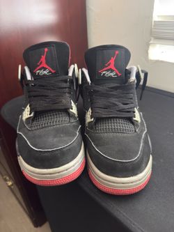 Air Jordan 4 retro bred
