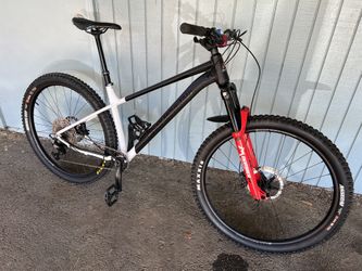 2022 Rocky Mountain Growler (Large) - PRICE REDUCED