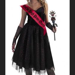 Gothic prom queen accessories