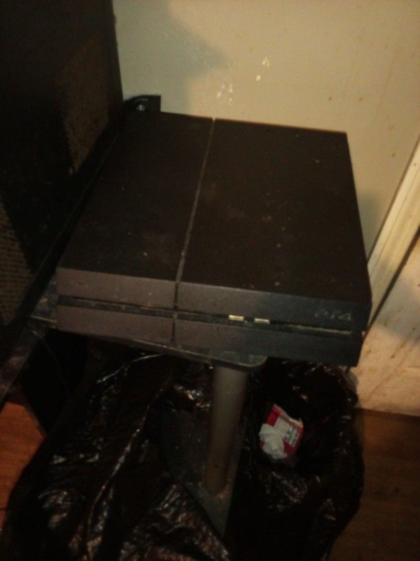 PS4 Only Works Just Need Cords