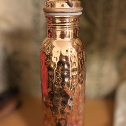 Botella De Cobre, Copper Bottle