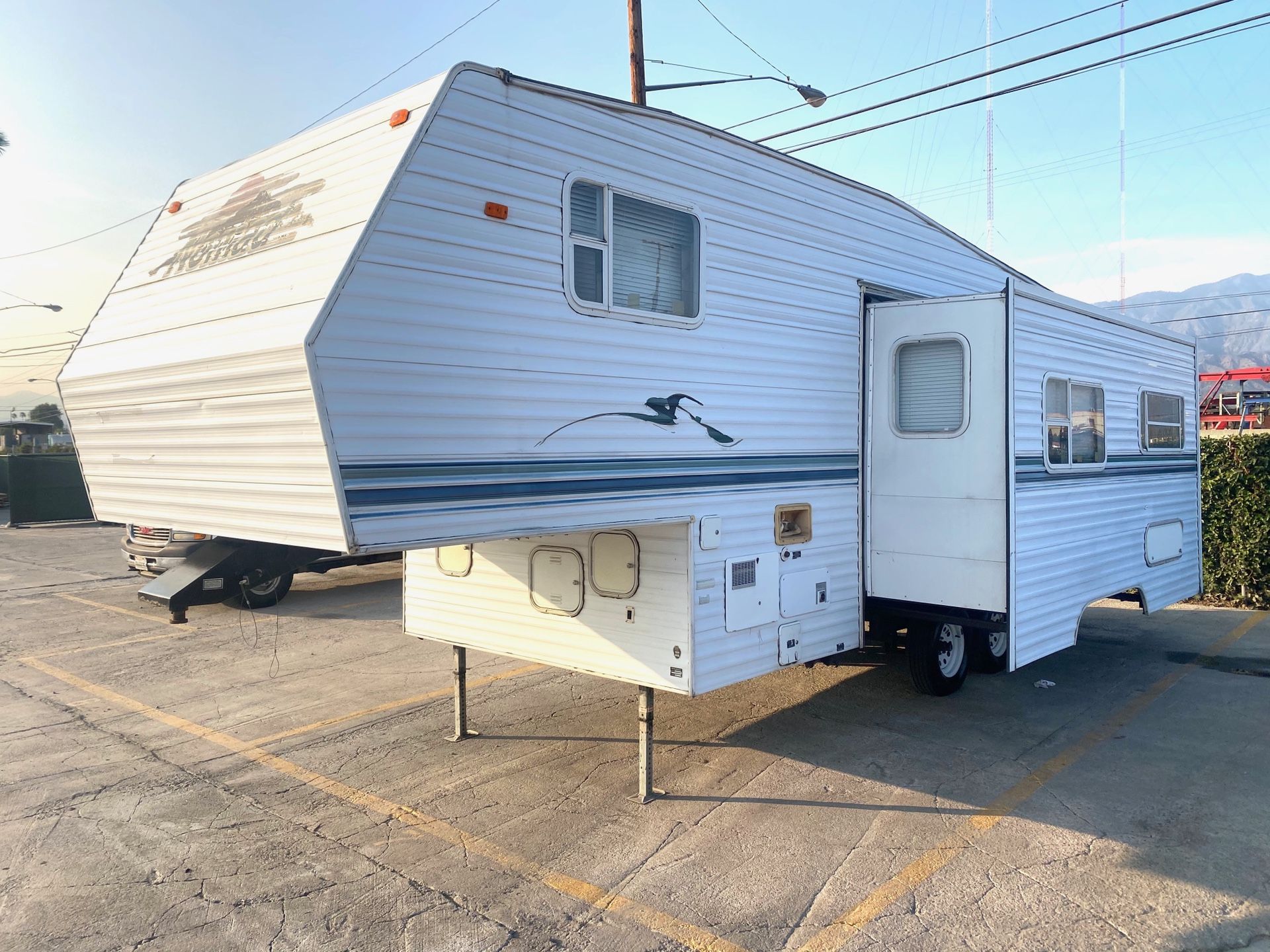 2001 travel trailer fifth wheel