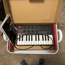 Akai MPK Mini Keyboard Controller