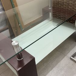 Coffee Table  - Good conditions 