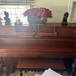 Hobart M Cable Piano 