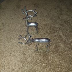 METAL REINDEER STATUES 