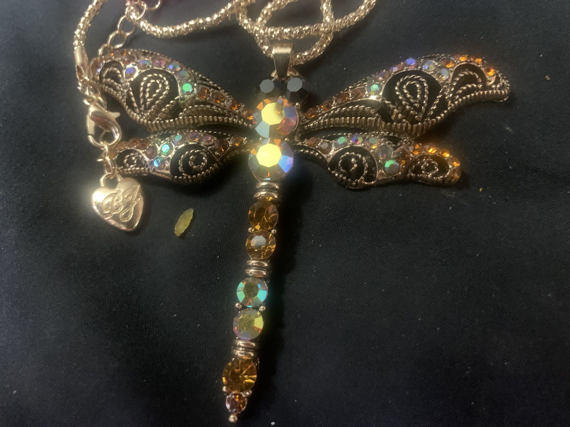 Betsy Johnson beautiful crystal dragonfly pendant brooch chain