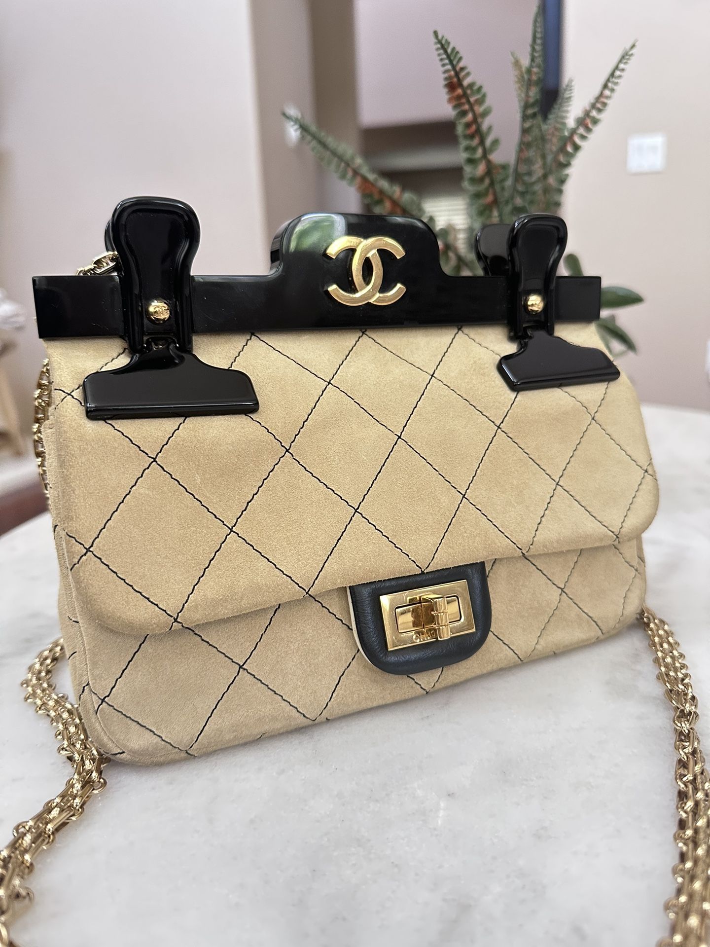 CHANEL CLASSIC FLAP EAST WEST CAVIAR SHOULDER BAG for Sale in Bronx, NY -  OfferUp