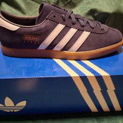 STADT Adidas Shoes Size 9