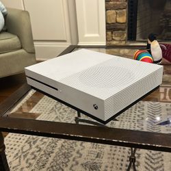 Xbox One S (console)