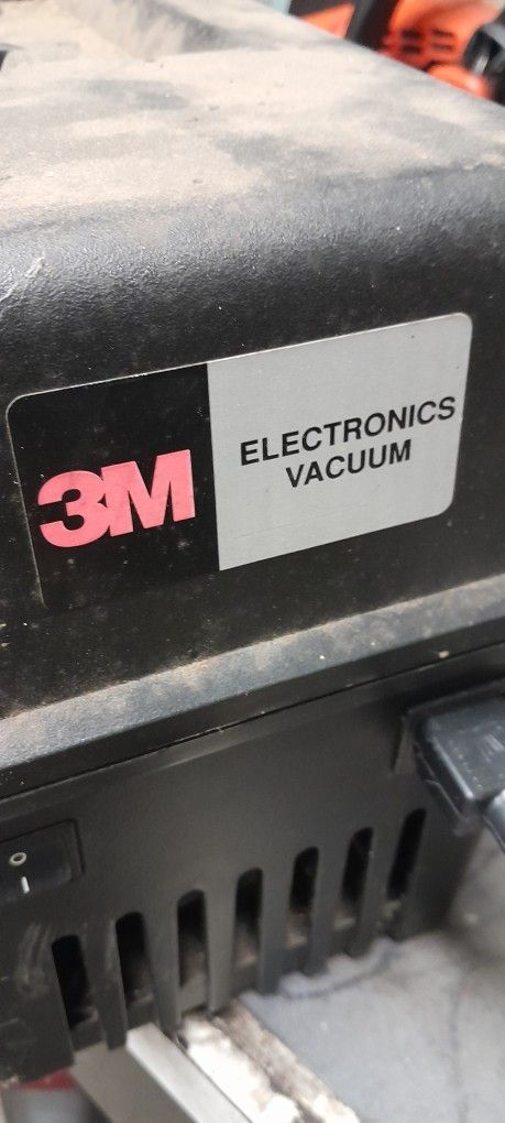 Brand New 3M Electronics Vacuum