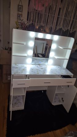 White Vanity Desk with Lighted Mirror