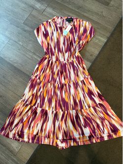 New with tags Donna Morgan Tiered Midi Dress Size 2. Beautiful and stretchy! Located in North Park 92104.