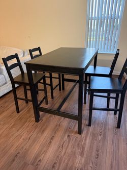 Black Dinner Table and Chairs