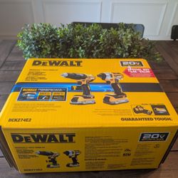 *BRAND NEW* DEWALT 20V MAX POWERSTACK 2-Tool Combo Kit with 2 Batteries, Charger and Tool Bag
