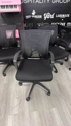 Black office chair