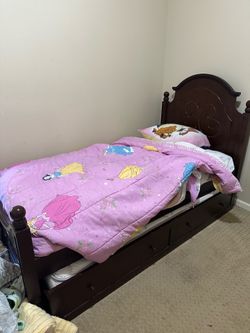 Trundle bed