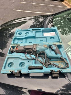Makita JR3050T 1 1/8"  Variable Speed 11 Amp 120V Reciprocating Saw With Case