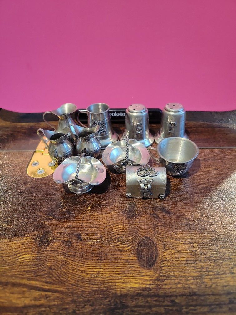 Vintage Unmarked Metal Miniature 10pc Kitchenware  W
