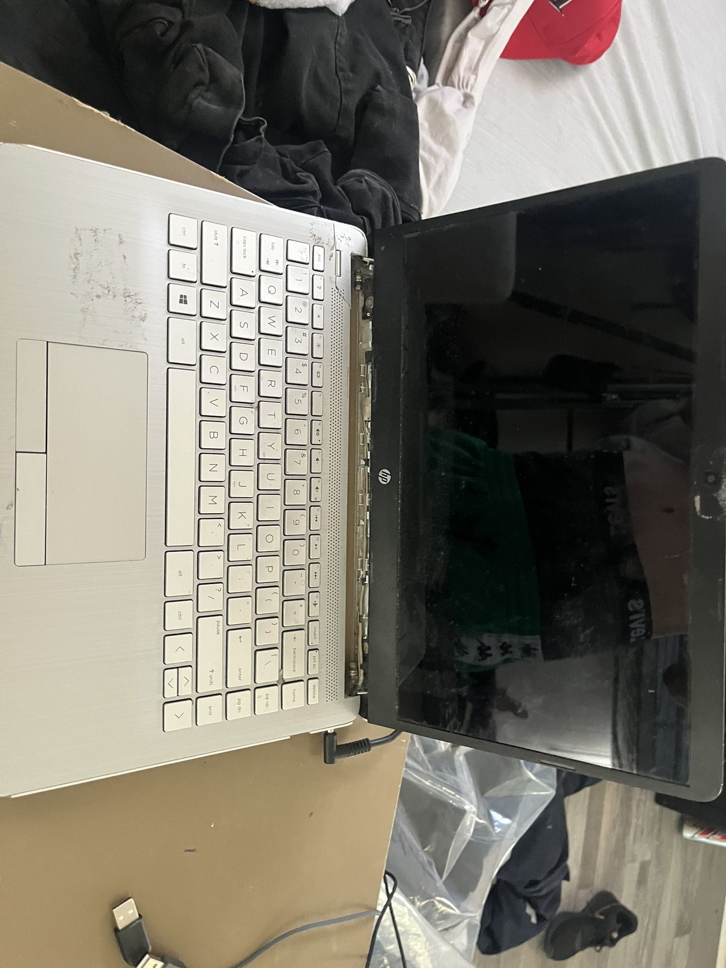 Hp Laptop Runs Fine Damage On The Outside Of It