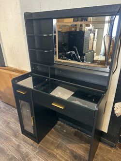 Black and gold vanity