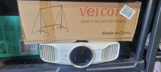 Projector Con Su Pantalla