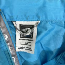 North face windbreaker small