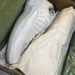 Jordan 12 low size 14