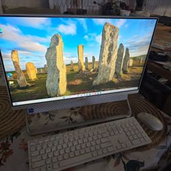 i7 Dell  Inspiron 5400 W24C 