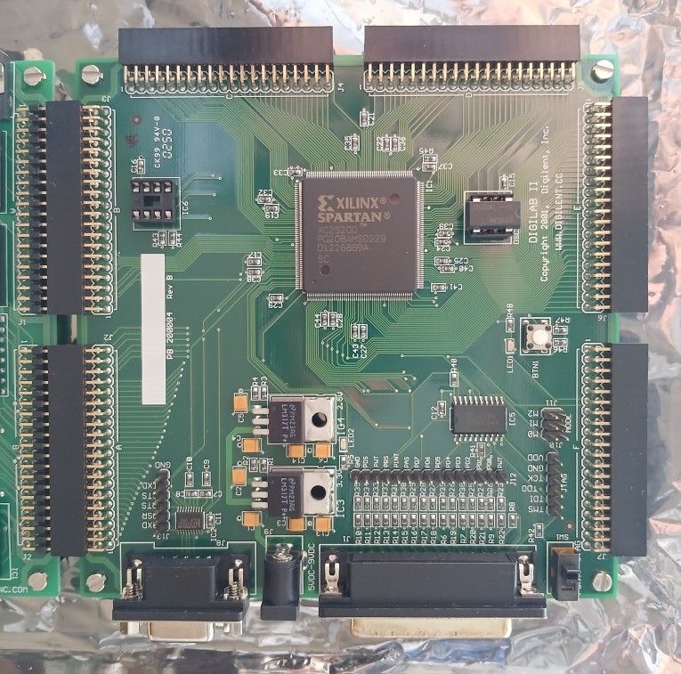 Xilinx Digilab 2 Development Board Spartan
