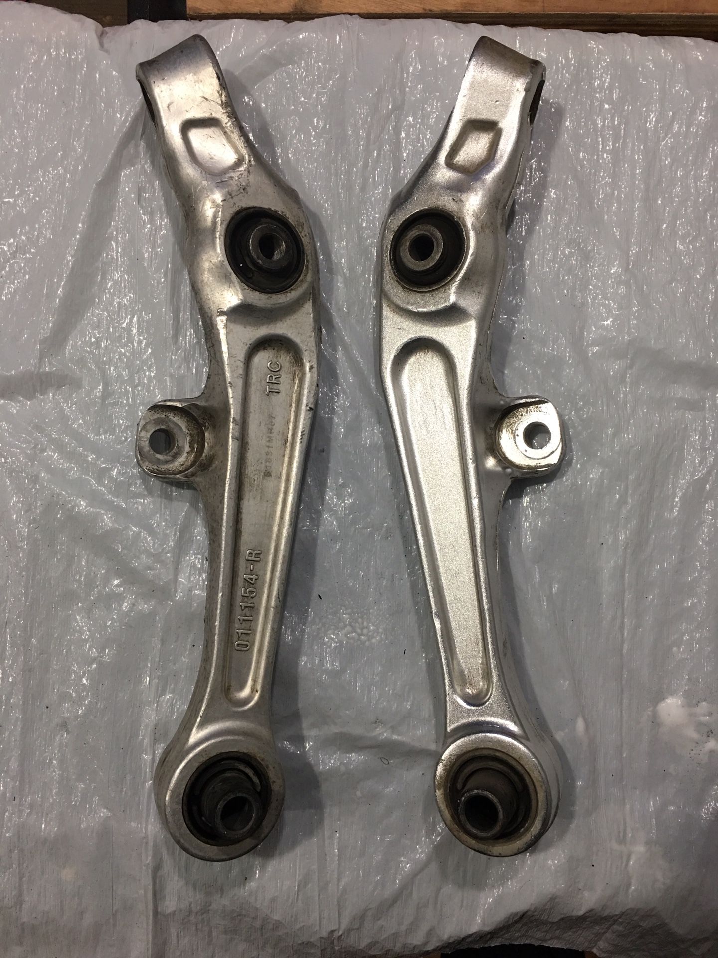 DISCOUNTED/SALE - Infiniti/Nissan Front LH/RH UPPER AND LOWER Control Arms Set (Suspension/Axle)
