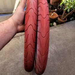 USED KINK BMX  TIRES  THA SIZE IS ON THA PAGE  LA MEDIDA DE LA 