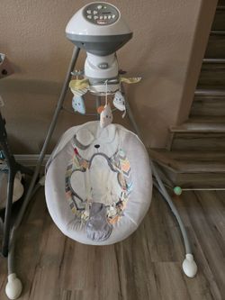 Fisher-Price Baby Swing with Mobile