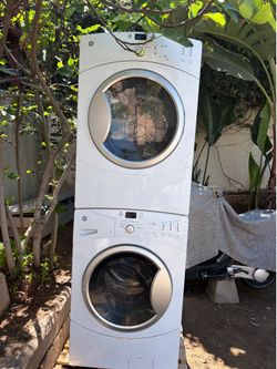 GE stackable washer and elec dryer