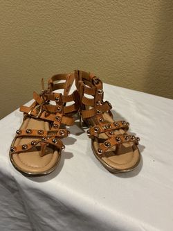 Girl’s sandals