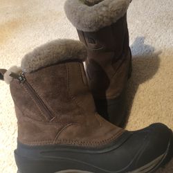 Northface Boots 6.5 Woman’s 