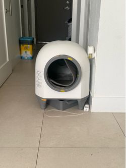 Self cleaning Cat Litter Box