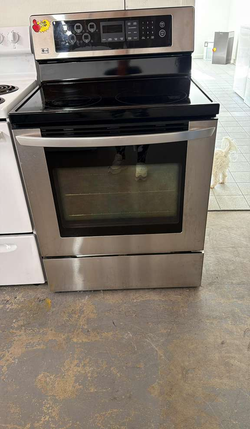LG Stainless Electric Range – Smooth Top, Digital Controls