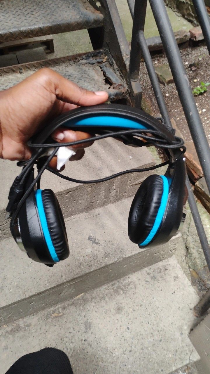 Gaming headset 