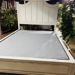 Queen Size Solid Wood Bed Frame w/ Headboard-Farmhouse Style