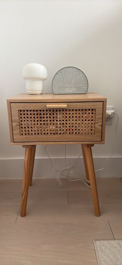 2x matching nightstands
