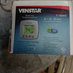 Venstar Digital Thermostat Model T 1050
