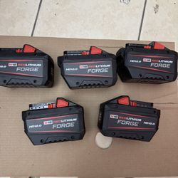 Milwaukee M18 forge HD 12 Battery